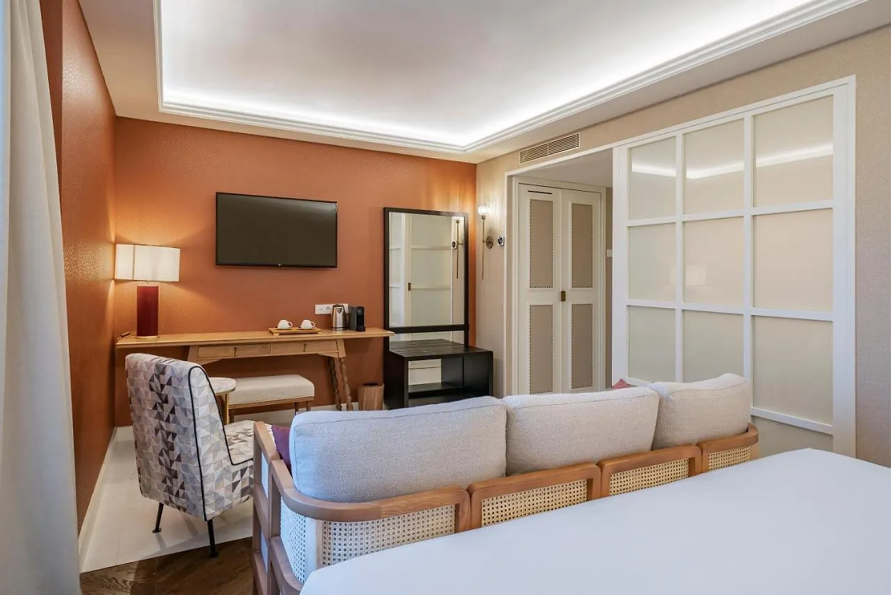 Vincci Molviedro Hotel Seville 4*,